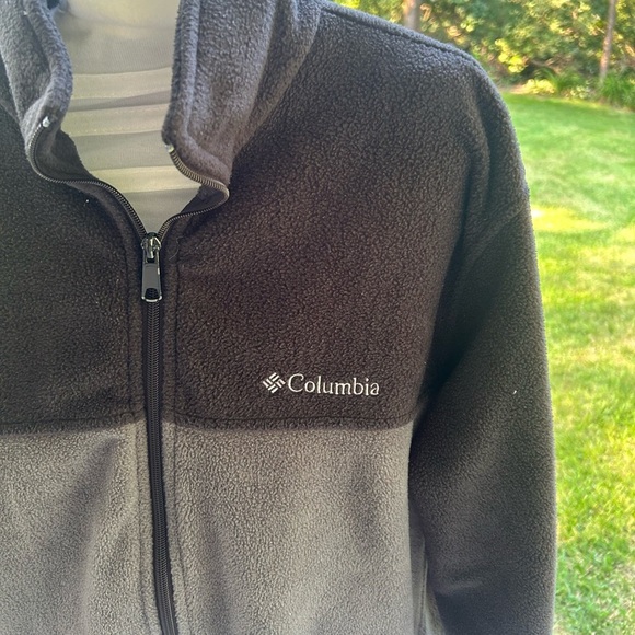 Columbia Two-Tone Black and Gray Jacket - Picture 3 of 6